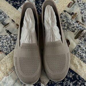 Skechers on the go Flex Serene in tan